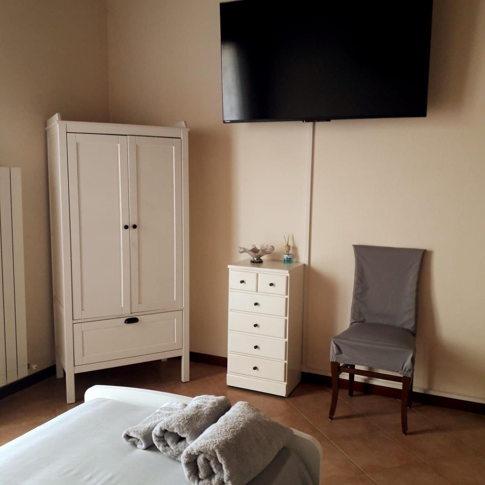 Bed and Breakfast Beb Ulivo Santa Giuletta Exterior foto